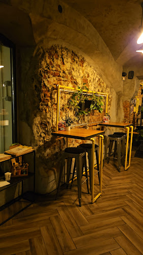 Opinii despre Submarine Burger Tkalčićeva în Zagreb - Gastronomija i ugostiteljstvo