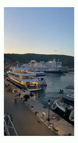 Opinii despre Caffe bar Tamaris Vis în Vis - Gastronomija i ugostiteljstvo