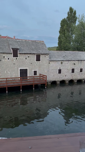 Opinii despre Mlin bar Solin în Solin - Gastronomija i ugostiteljstvo