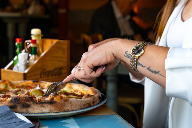 Pizza Place Destino - Gastronomija i ugostiteljstvo