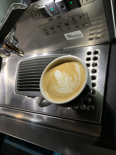 Opinii despre Caffe bar Bordeaux în Otok - Gastronomija i ugostiteljstvo