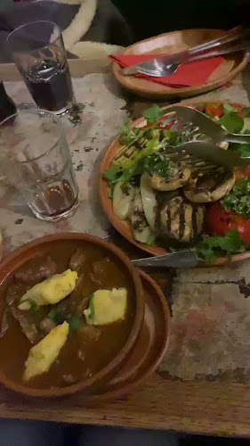 Opinii despre Makedonski Merak - restoran & pivnica în Zagreb - Gastronomija i ugostiteljstvo