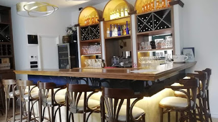 MoNIKa's Wine Bar