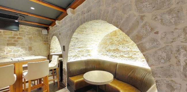 Comentarii opinii despre Vintage Bar Hvar (Food & Cocktail Bar)