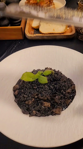 Opinii despre Central Kavana & Restaurant în Split - Gastronomija i ugostiteljstvo