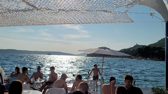 Jadran Beach Bar - Gastronomija i ugostiteljstvo