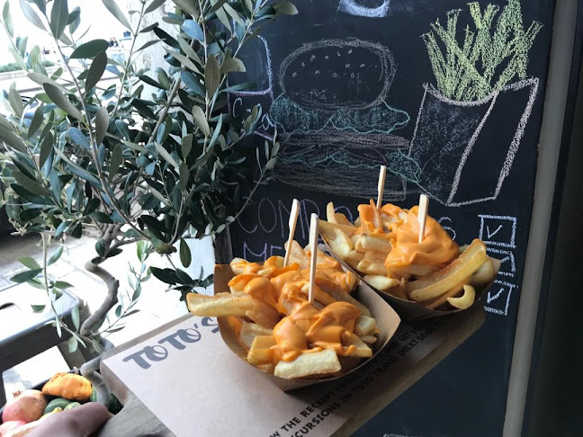 Trumbićeva obala 2, 21000, Split