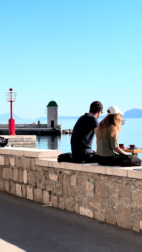 Ul. Radića Frane 5, 21420, Bol