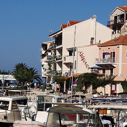 Obala Petra Krešimira IV 21, 21327, Podgora