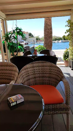 Opinii despre Caffe Bar Galeb în Supetar - Gastronomija i ugostiteljstvo