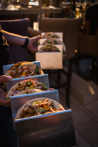 Tempera Streetfood & Bar - Gastronomija i ugostiteljstvo