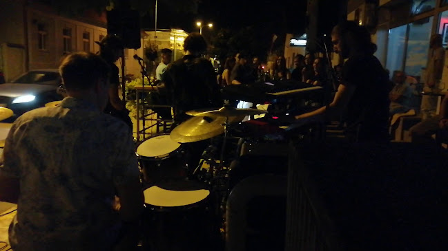 Opinii despre Caffe bar Saloon 1 în Vinkovci - Gastronomija i ugostiteljstvo