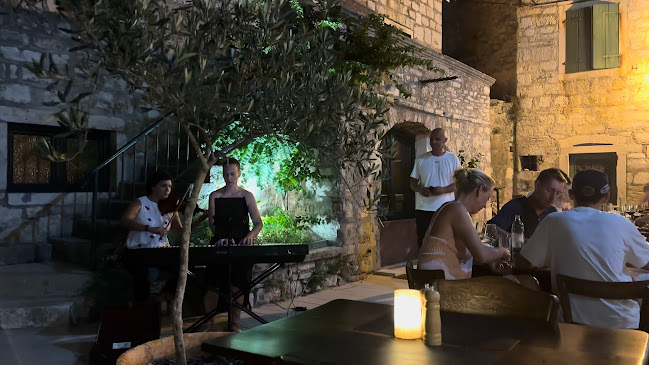 Opinii despre Konoba Zvijezda Mora în Stari Grad - Gastronomija i ugostiteljstvo