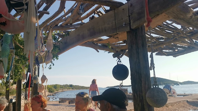 Opinii despre Restoran La Spuž în Betina - Gastronomija i ugostiteljstvo