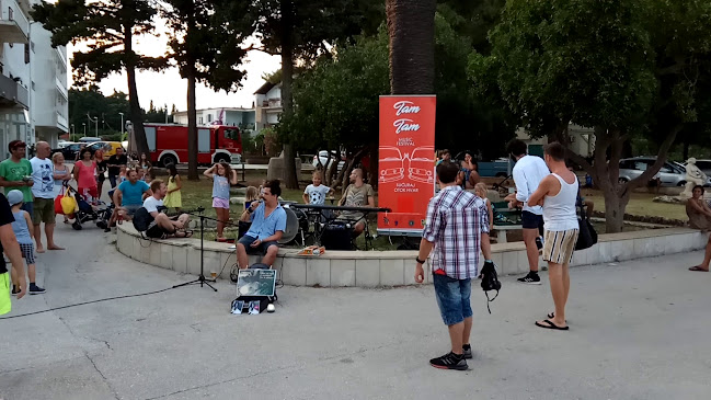 Opinii despre Podrum Vujnović - buffet pizzeria Guido în Sućuraj - Gastronomija i ugostiteljstvo