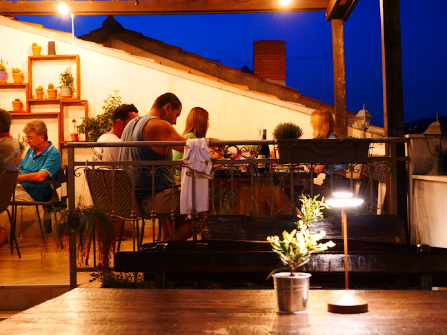 Tomahawk Steakhouse and Sushi Bar - Gastronomija i ugostiteljstvo