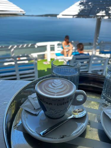 Comentarii opinii despre BEBA BEACH BAR