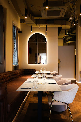 Opinii despre SquareOne Experience Bar & Restaurant în Zagreb - Gastronomija i ugostiteljstvo