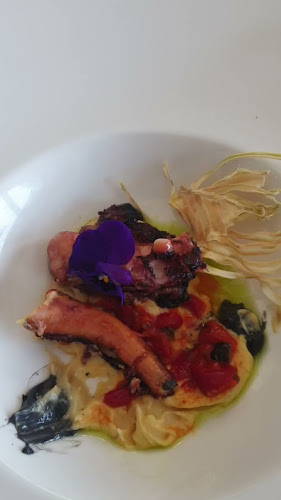 Plavi podrum - Gastronomija i ugostiteljstvo