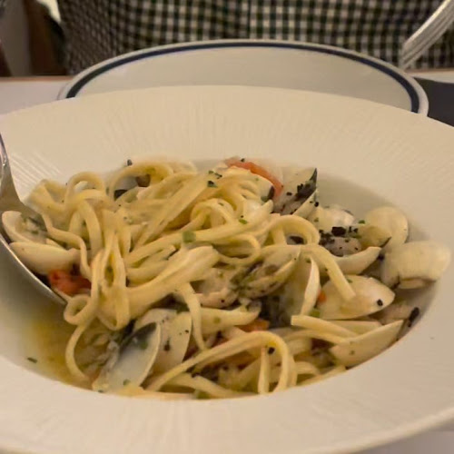 Bronzin - Gastronomija i ugostiteljstvo