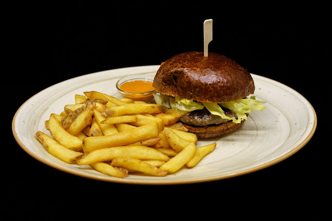 Ul. Bolskih Pomoraca 16, 21420, Bol