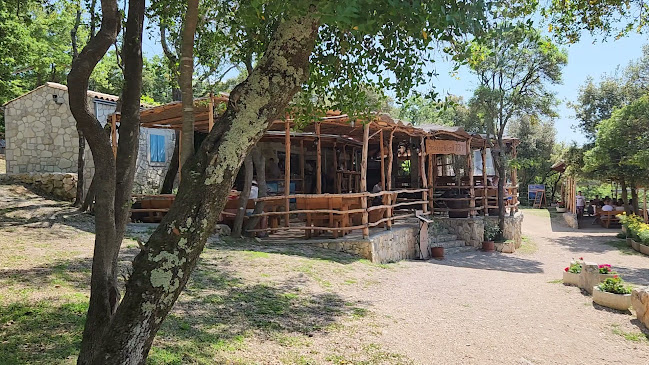 Opinii despre Beach Bar Jert în Pinezići - Gastronomija i ugostiteljstvo
