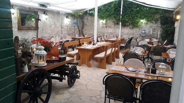 Obrov ul. 1, 21220, Trogir