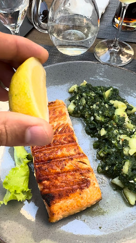 Opinii despre Pirates Kitchen seafood & steak în Omiš - Gastronomija i ugostiteljstvo