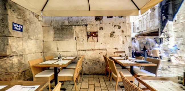 Posejdon - Gastronomija i ugostiteljstvo