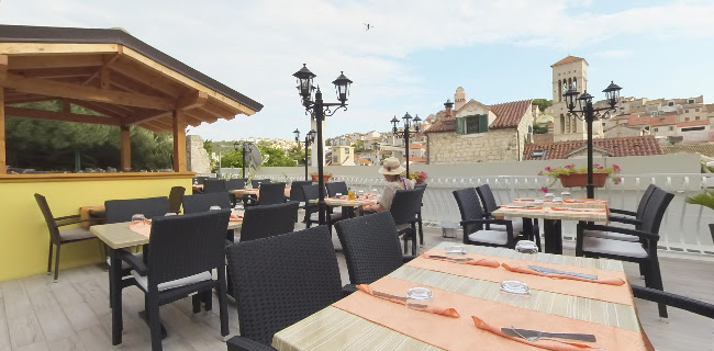 Dr. Mate Miličića 12, 21450, Hvar