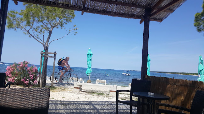 Opinii despre Beach Bar SAILOR în Peroj - Gastronomija i ugostiteljstvo