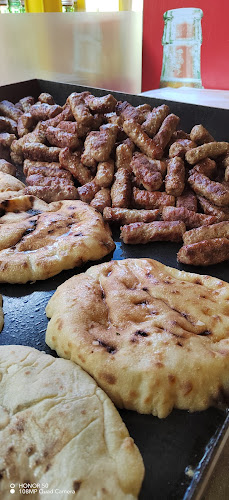 Ćevapi "K tržnici" - Gastronomija i ugostiteljstvo