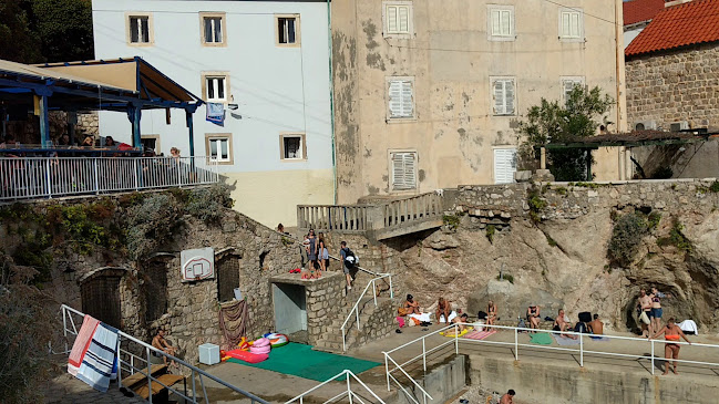 Beach bar Ala Mizerija - Gastronomija i ugostiteljstvo