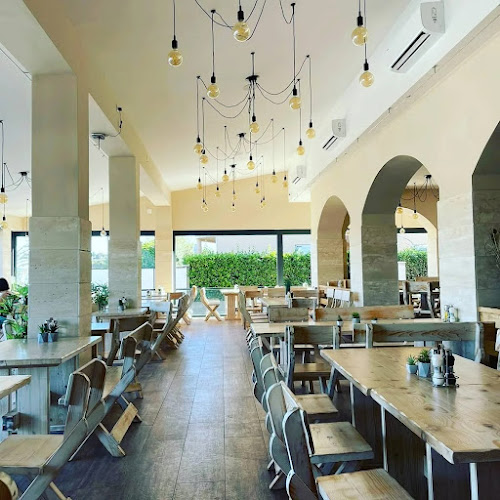 Obala Kralja Petra Krešimira IV br.66, 23211, Pakoštane