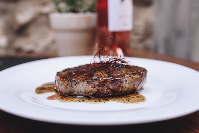 Amfora buffet-pizzeria - Gastronomija i ugostiteljstvo