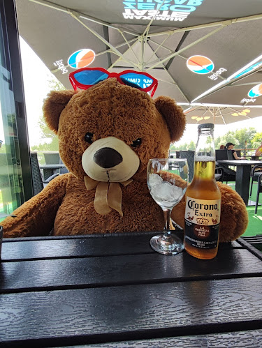 Beach bar Lake - Gastronomija i ugostiteljstvo