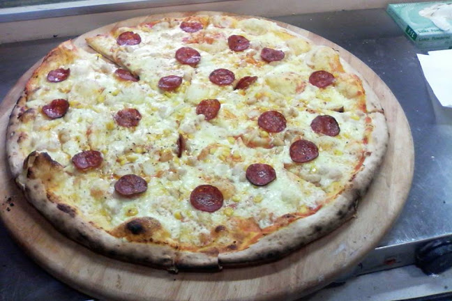 Ghetto Pizzeria & Bistro