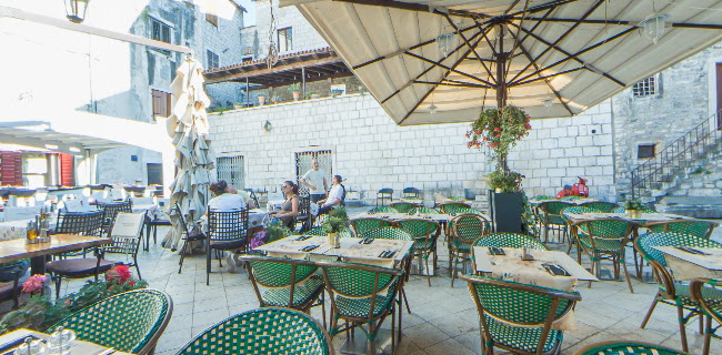 Carrarina poljana 1, 21000, Split