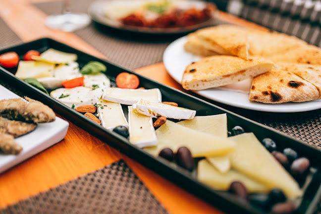 Trg tri bunara 4, 23000, Zadar