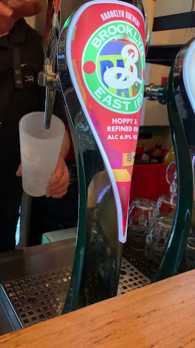 Opinii despre Aviator Bar Zagreb în Zagreb - Gastronomija i ugostiteljstvo