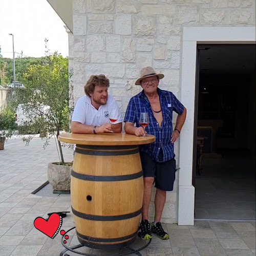 Opinii despre Wine shop - Vinoteka Ivan Katunar Crikvenica în Crikvenica - Gastronomija i ugostiteljstvo