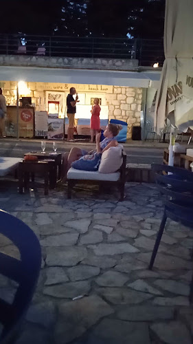 Opinii despre Havana Beach Bar în Novi Vinodolski - Gastronomija i ugostiteljstvo