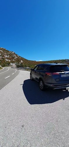 Trg braće Radić 2, 23232, Nin