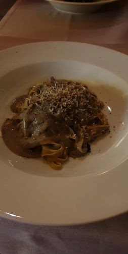 Opinii despre Barba Danilo's Wine, Aperitifs & Istrian Snacks în Rovinj - Gastronomija i ugostiteljstvo