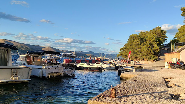 Opinii despre Beach Bar Lloyd în Okrug Donji - Gastronomija i ugostiteljstvo