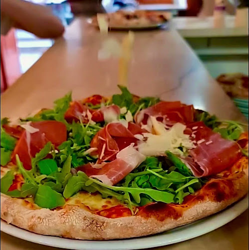 Opinii despre Pizzeria Rocco în Stari Grad - Gastronomija i ugostiteljstvo