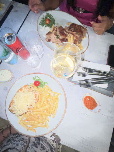 Opinii despre Zmaj Makarska în Makarska - Gastronomija i ugostiteljstvo