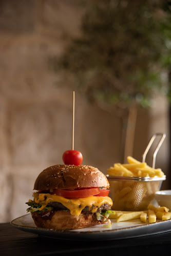 Restoran Pošteni - Gastronomija i ugostiteljstvo