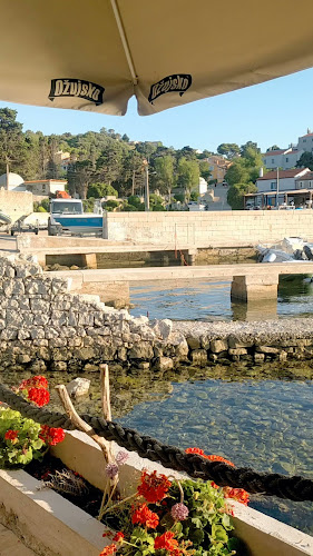 Opinii despre Konoba Lanterna în Mali Lošinj - Gastronomija i ugostiteljstvo