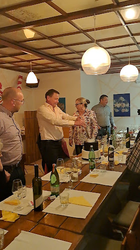 Opinii despre Bistro Pizzeria Paris în Kostrena - Gastronomija i ugostiteljstvo